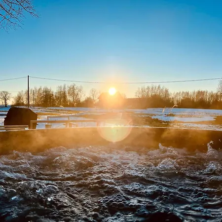 Vilanovka - Z Prywatna Balia Przy Stawie I Lesie Prázdninový dům